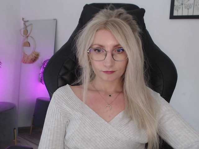 CinderellaMoon live cam on BongaCams