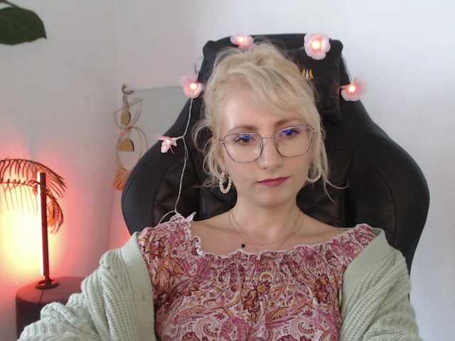 CinderellaMoon live cam on BongaCams