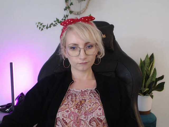 CinderellaMoon live cam on BongaCams
