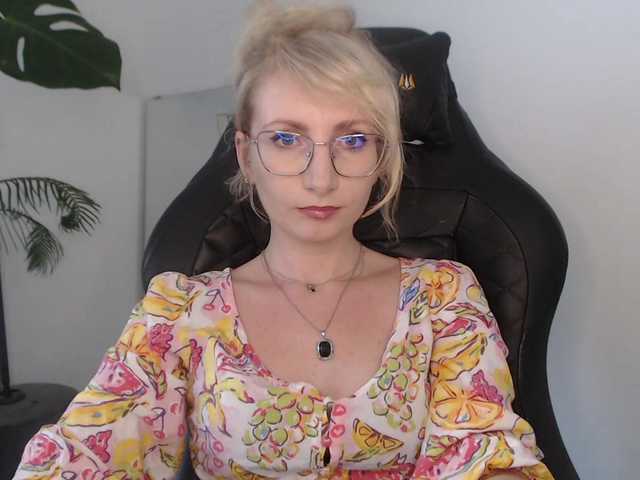 CinderellaMoon live cam on BongaCams