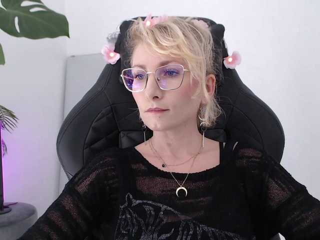 CinderellaMoon live cam on BongaCams