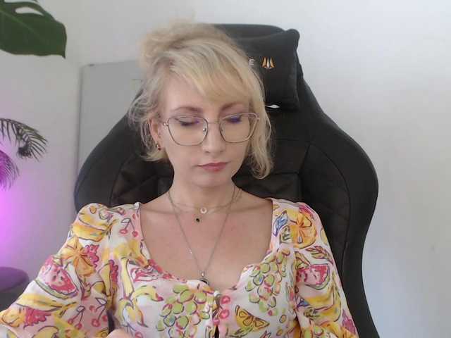 CinderellaMoon live cam on BongaCams