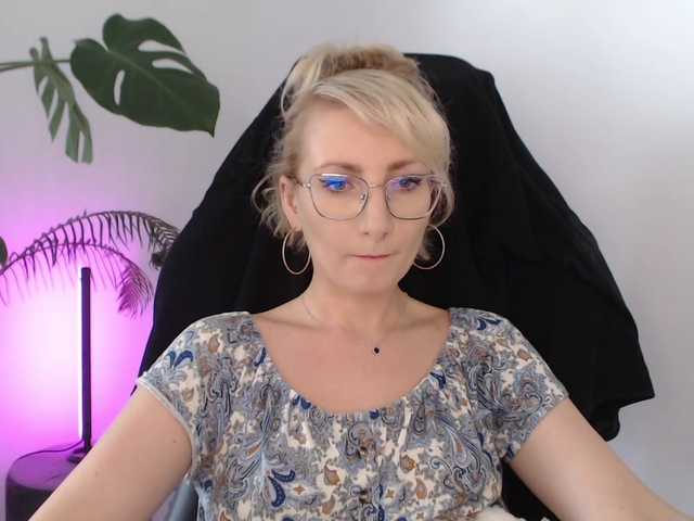 CinderellaMoon live cam on BongaCams