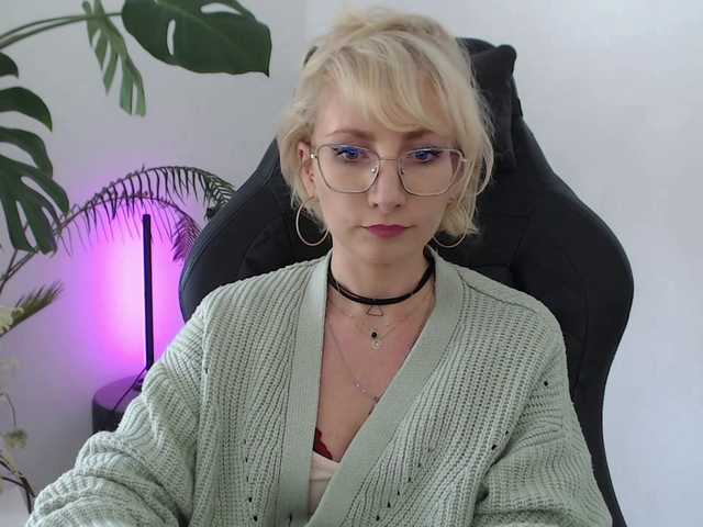 CinderellaMoon live cam on UnifiedCams