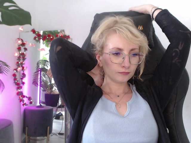 CinderellaMoon live cam on BongaCams