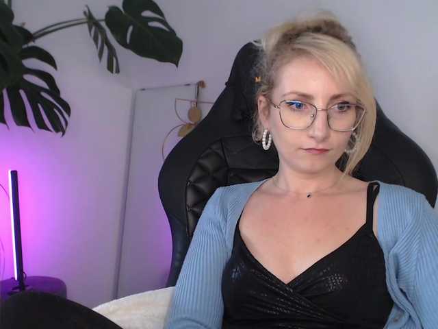 CinderellaMoon live cam on BongaCams