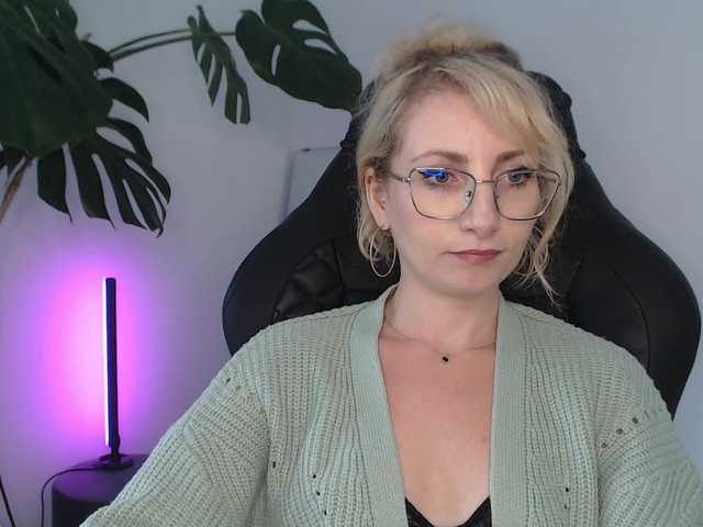 CinderellaMoon live cam on BongaCams