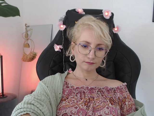 CinderellaMoon live cam on BongaCams
