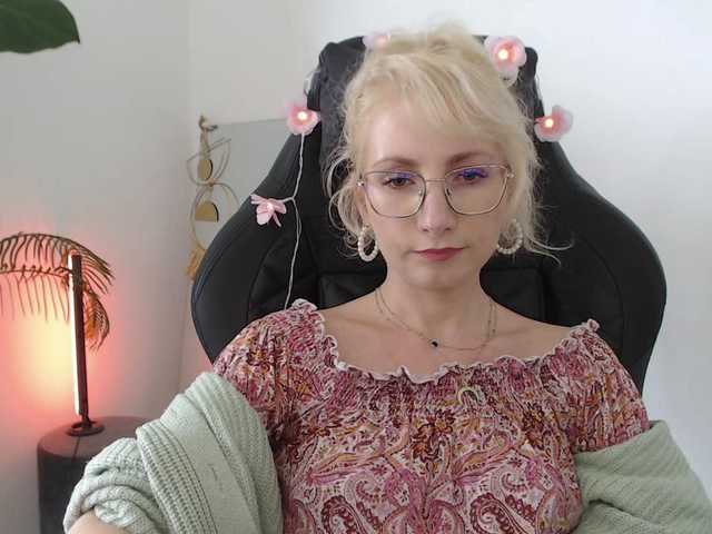 CinderellaMoon live cam on BongaCams