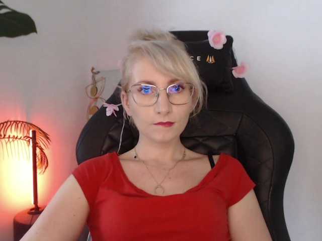 CinderellaMoon live cam on BongaCams