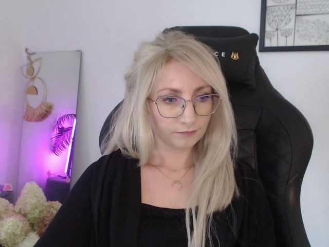 CinderellaMoon live cam on BongaCams