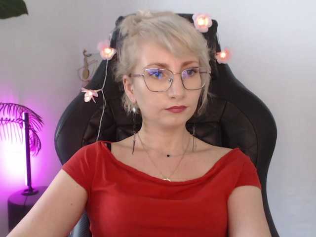 CinderellaMoon live cam on BongaCams