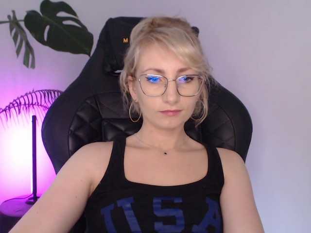 CinderellaMoon live cam on BongaCams