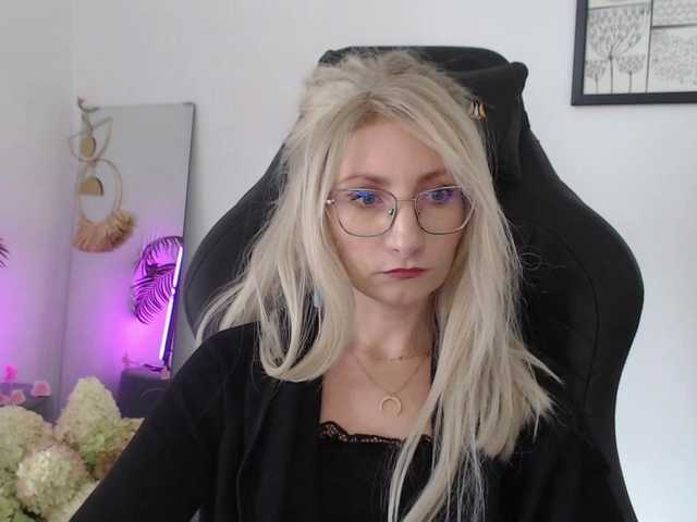 CinderellaMoon live cam on BongaCams