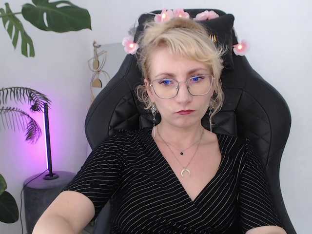 CinderellaMoon live webcam show