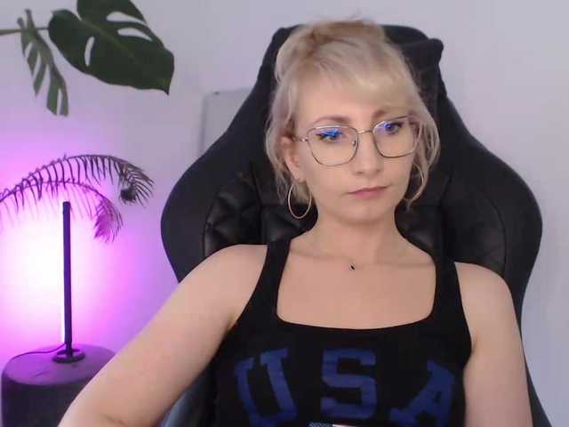 CinderellaMoon live cam on BongaCams