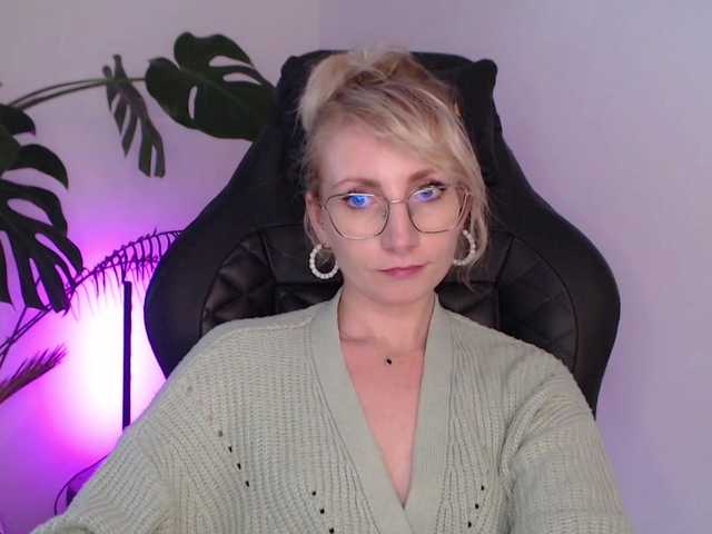 CinderellaMoon live cam on BongaCams