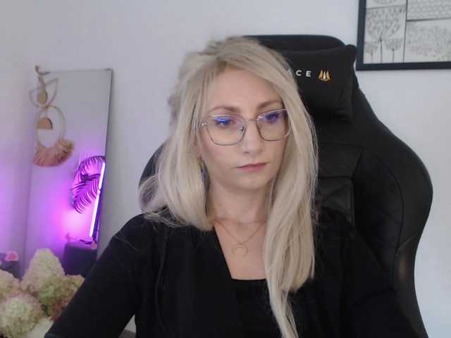 CinderellaMoon live cam on BongaCams