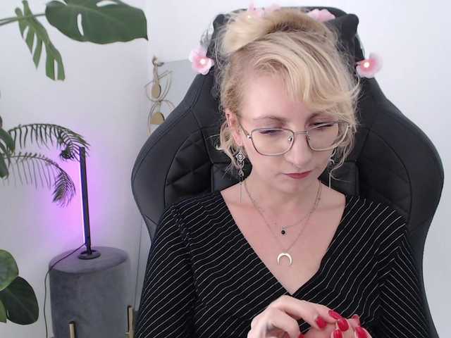 CinderellaMoon live webcam show
