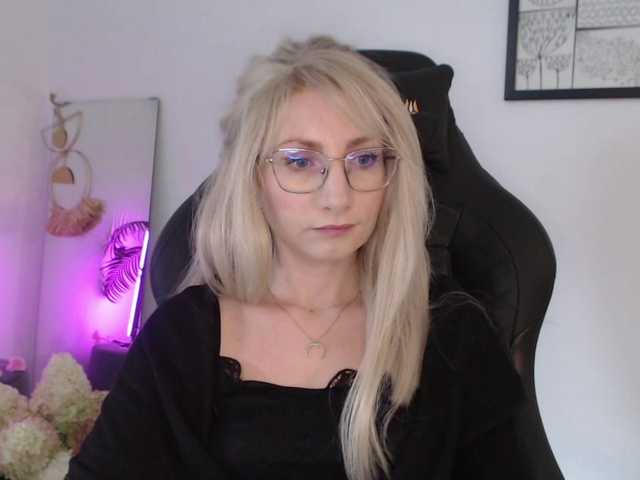CinderellaMoon live cam on BongaCams