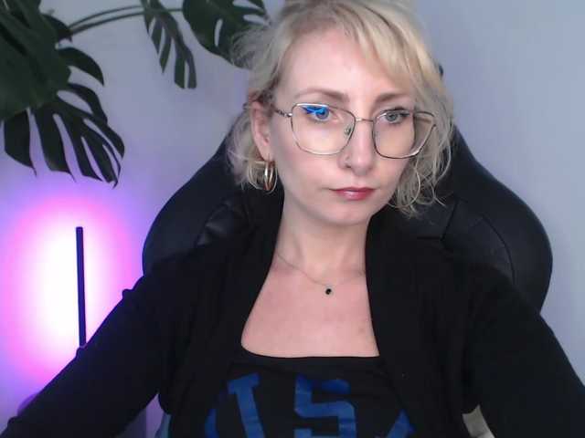CinderellaMoon live cam on BongaCams