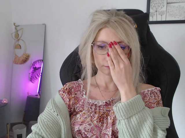 CinderellaMoon live cam on BongaCams