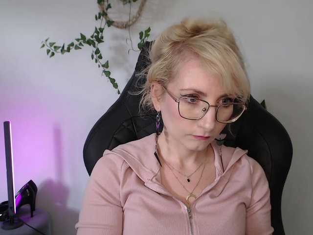 CinderellaMoon live cam on BongaCams