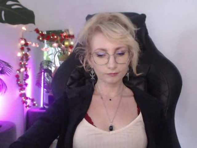 CinderellaMoon live cam on BongaCams