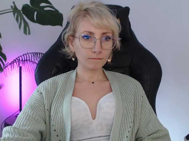 CinderellaMoon live cam on BongaCams