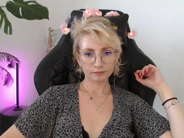 CinderellaMoon live webcam show