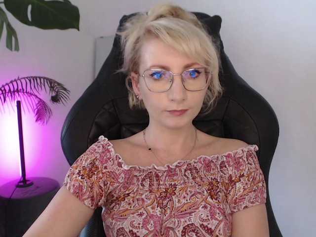 CinderellaMoon live cam on BongaCams