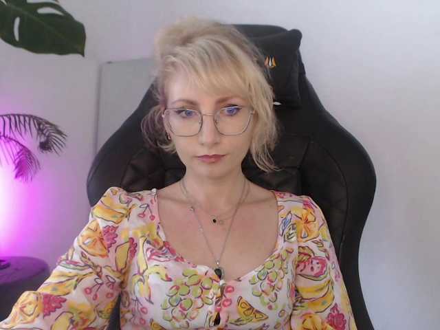 CinderellaMoon live cam on BongaCams