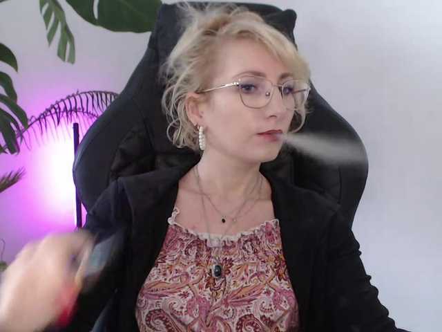 CinderellaMoon live cam on BongaCams