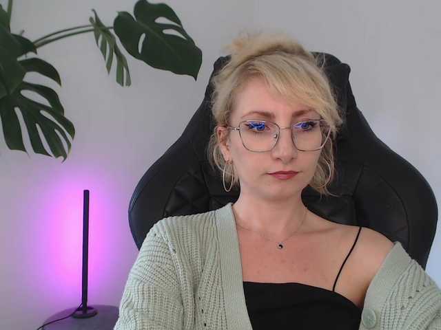 CinderellaMoon live cam on BongaCams