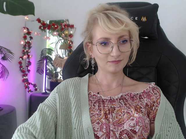 CinderellaMoon live cam on BongaCams