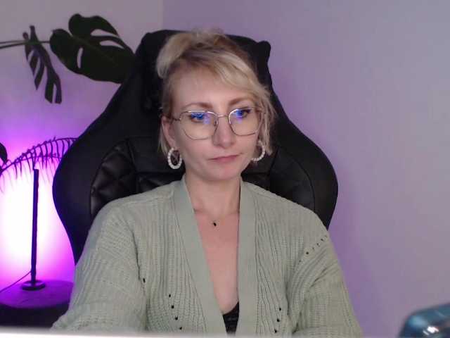 CinderellaMoon webcam bongacams model stream image