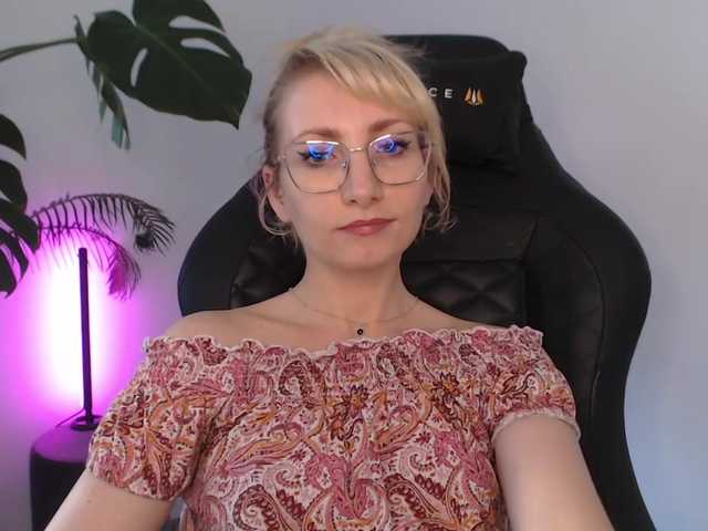 CinderellaMoon live cam on BongaCams