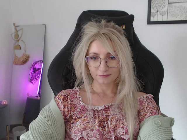 CinderellaMoon live cam on BongaCams