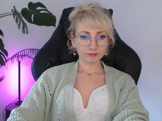 CinderellaMoon live cam on BongaCams