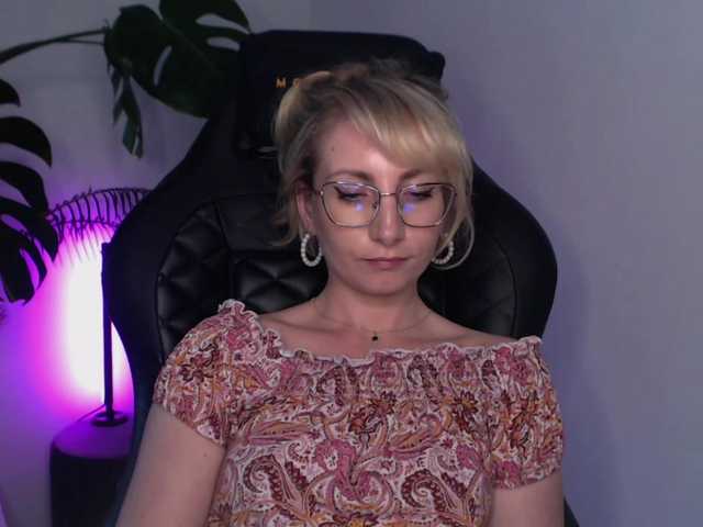 CinderellaMoon live cam on BongaCams