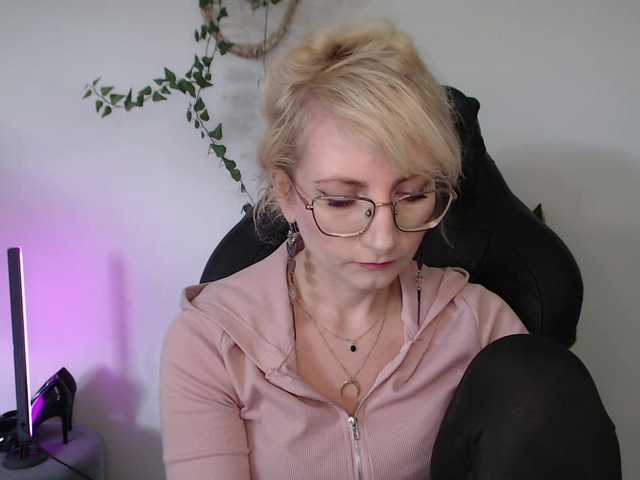 CinderellaMoon live cam preview