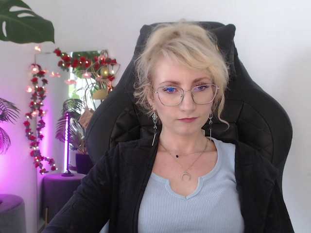 CinderellaMoon live cam on BongaCams