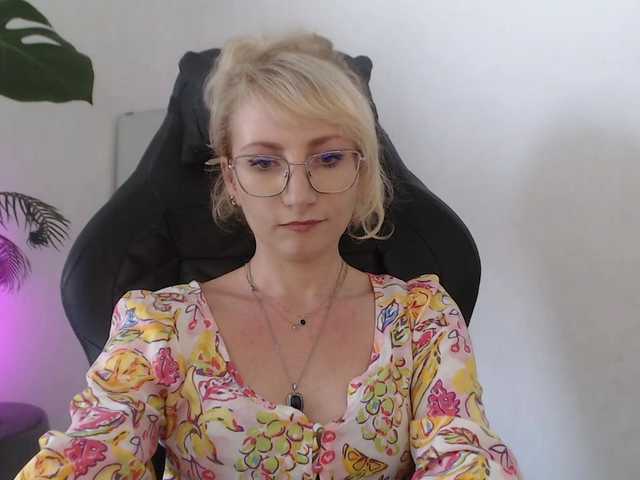CinderellaMoon live cam on BongaCams
