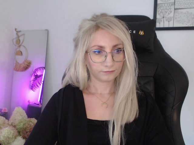 CinderellaMoon live cam on BongaCams