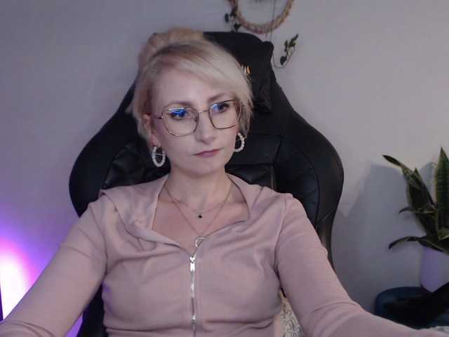 CinderellaMoon live cam on BongaCams