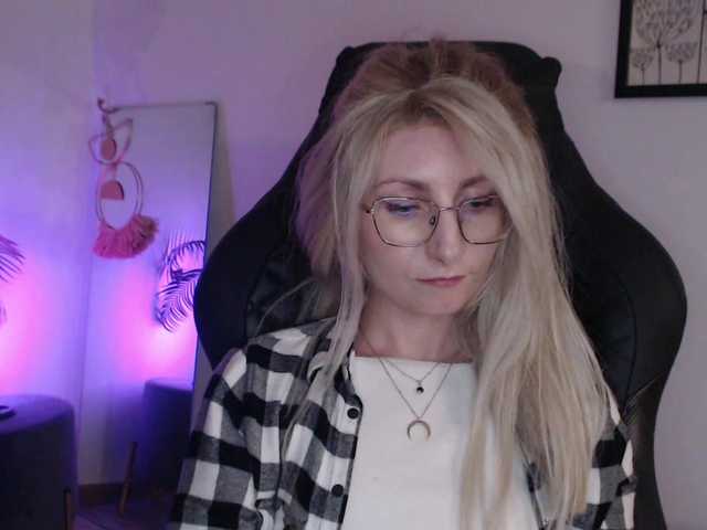 CinderellaMoon live cam on BongaCams