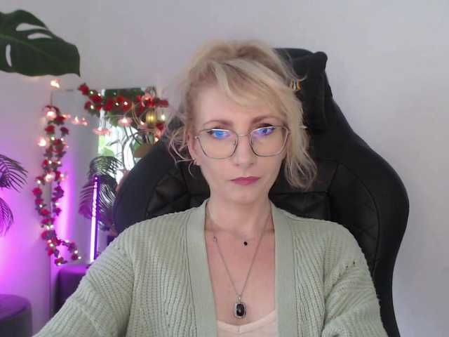 CinderellaMoon live cam on BongaCams