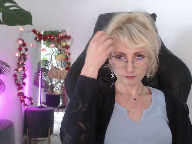 CinderellaMoon live cam on BongaCams