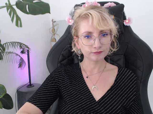 CinderellaMoon live webcam show