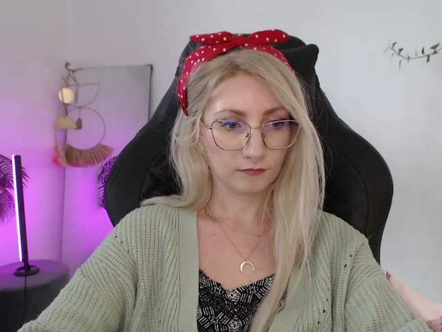 CinderellaMoon live cam on BongaCams